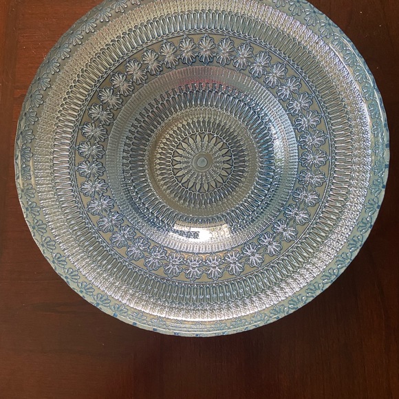 Beautiful Large 11-1/2” dia. Aqua & Silver Glass Bowl - Picture 5 of 6